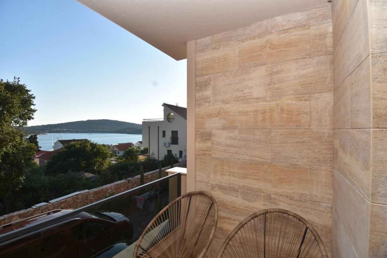 Apartman Bela Tisno Exterior photo