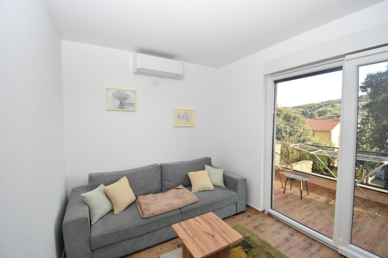 Apartman Bela Tisno Exterior photo