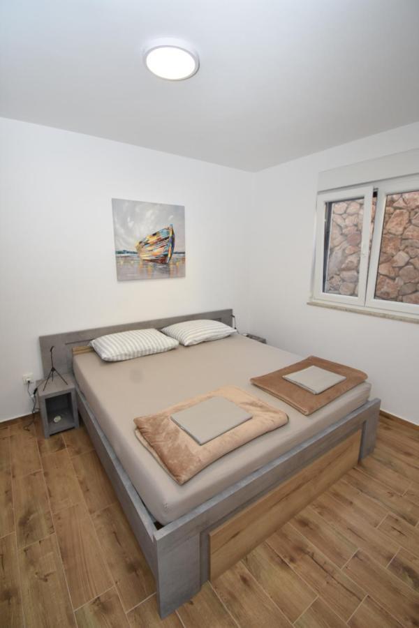 Apartman Bela Tisno Exterior photo